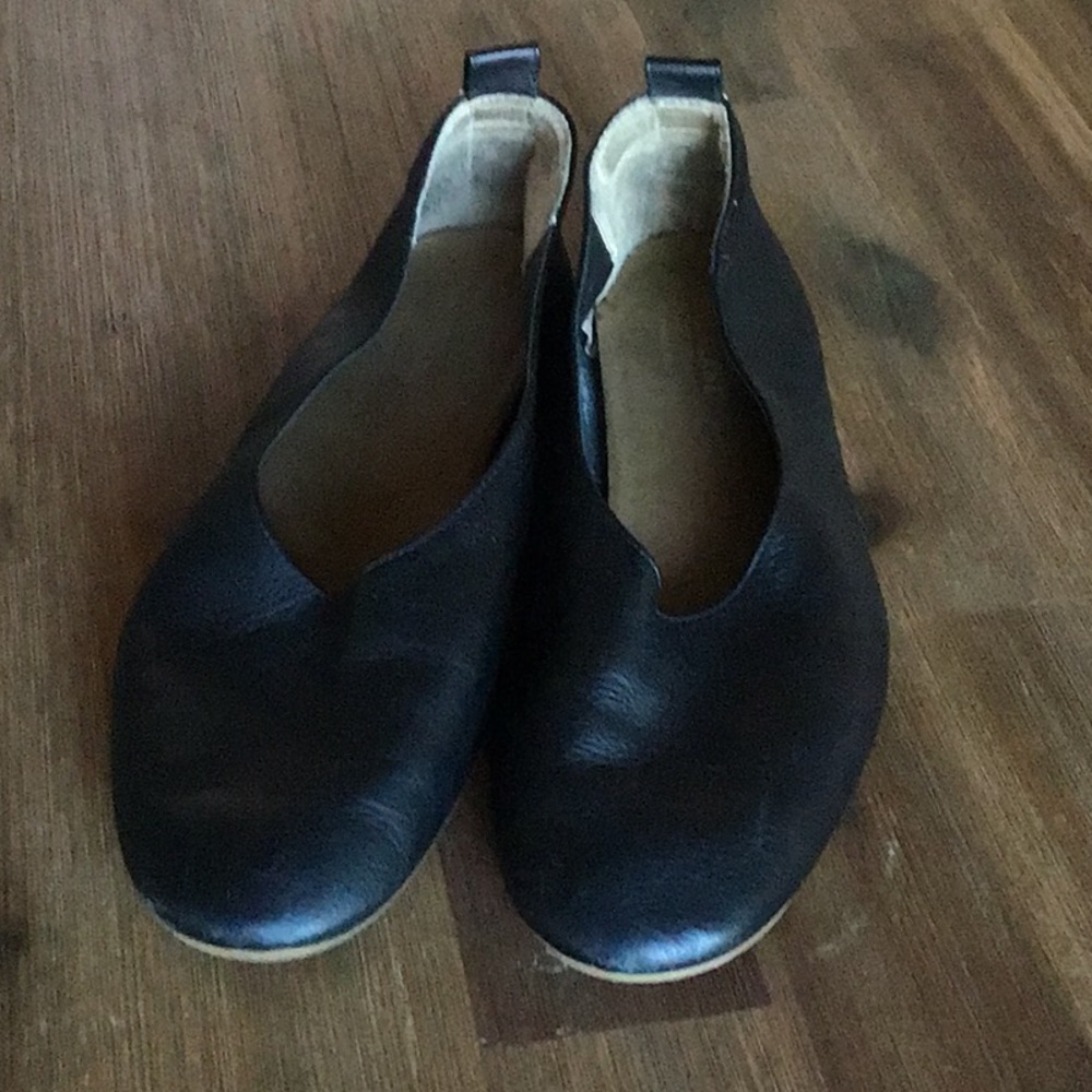 Everlane black leather Flats size 10 1/2